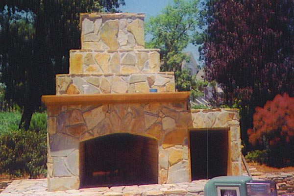 outdoor-stone-fireplace-front